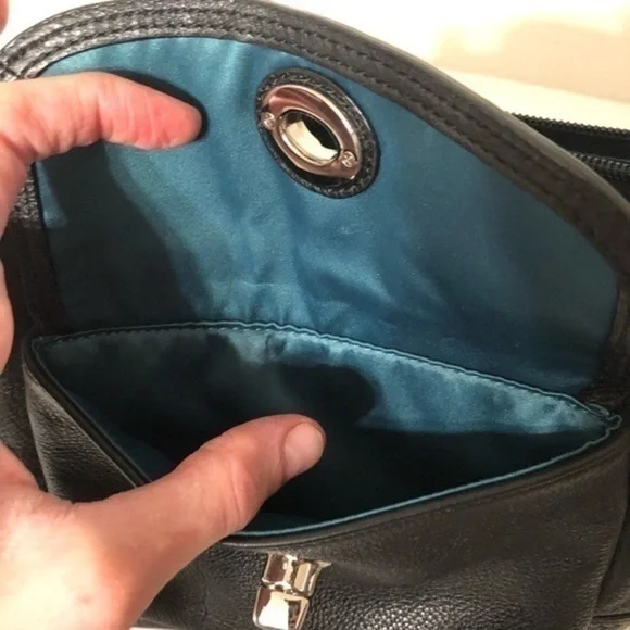 COACH 👛 leather turnlock crossbody swing pack